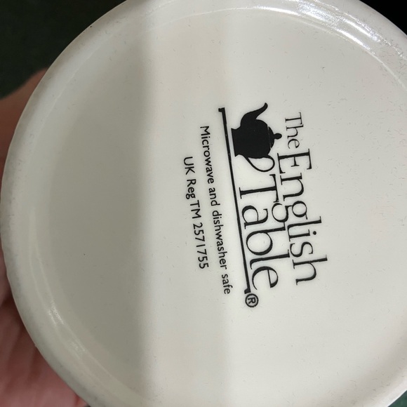 Fine China Dragonfly Mug Garden motif black and white - Picture 3 of 3